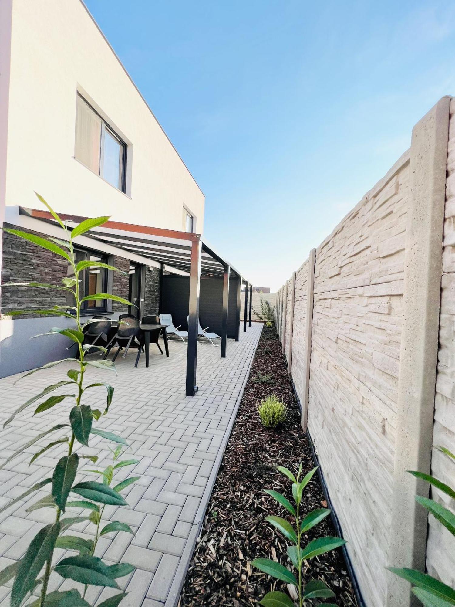 Apartmany Catalina Nesvady Exterior photo